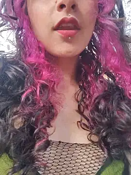 Snapshot of _Laary chatting on October 31, 2025, 9:05 pm Laary online show from October 31, 2025, 9:05 pm