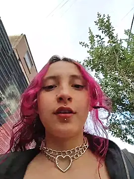 Snapshot of _Laary chatting on November 22, 2025, 9:47 pm Laary online show from November 22, 2025, 9:47 pm