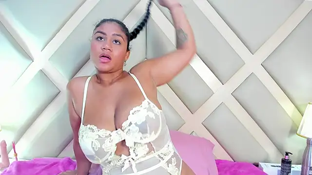 SSCARLETH  online show from March 5, 2025, 2:34 pm