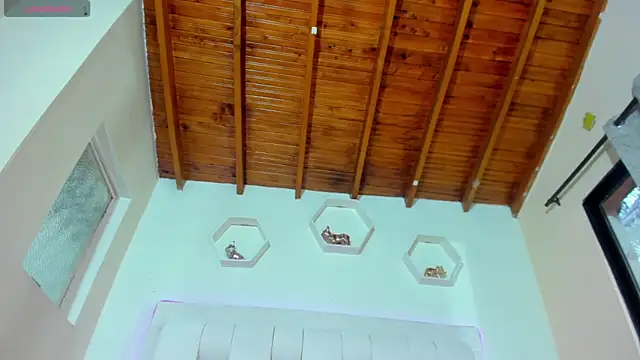 shanakendall online show from March 18, 2026, 2:42 pm