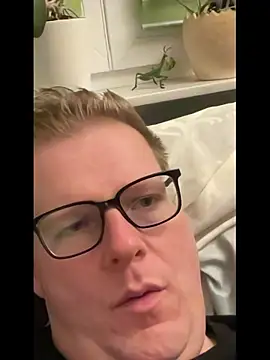 AnnualSunrise online show from October 28, 2025, 8:33 pm