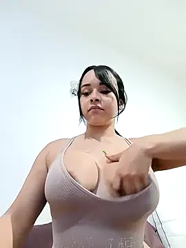 LindaGarcia22 online show from December 13, 2024, 4:22 am