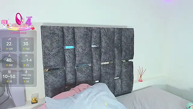 Natasharuso online show from October 10, 2025, 12:04 pm