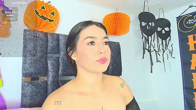 Natasharuso online show from October 25, 2025, 8:36 pm