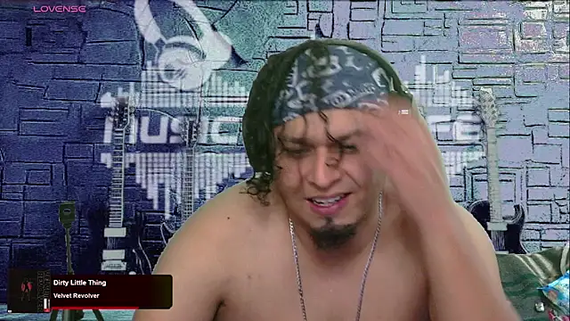 Snapshot of chino_roz chatting on February 1, 2025, 3:18 pm chino roz online show from February 1, 2025, 3:18 pm