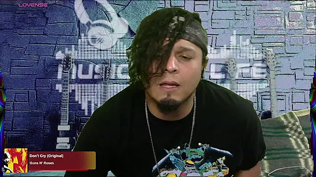 Snapshot of chino_roz chatting on February 16, 2025, 8:43 am chino roz online show from February 16, 2025, 8:43 am