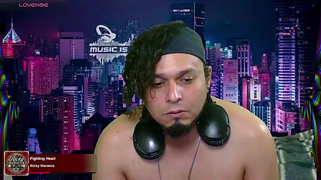 Snapshot of chino_roz chatting on February 22, 2025, 12:16 am chino roz online show from February 22, 2025, 12:16 am