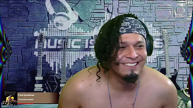 Snapshot of chino_roz chatting on March 2, 2025, 2:32 pm chino roz online show from March 2, 2025, 2:32 pm