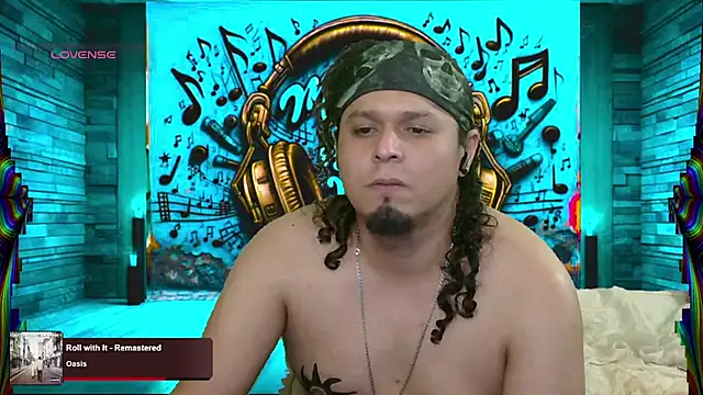 Snapshot of chino_roz chatting on March 12, 2025, 8:08 am chino roz online show from March 12, 2025, 8:08 am