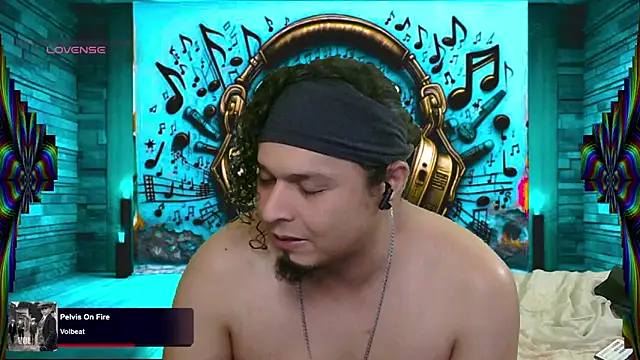 Snapshot of chino_roz chatting on March 13, 2025, 3:39 pm chino roz online show from March 13, 2025, 3:39 pm