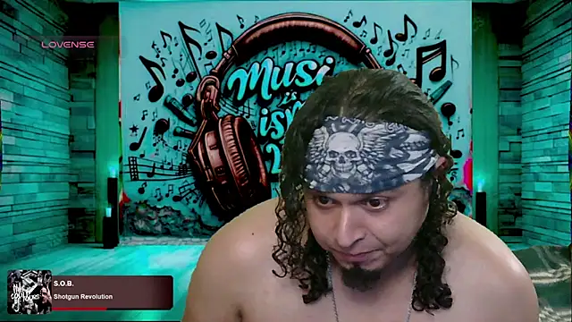 Snapshot of chino_roz chatting on March 20, 2025, 9:37 am chino roz online show from March 20, 2025, 9:37 am