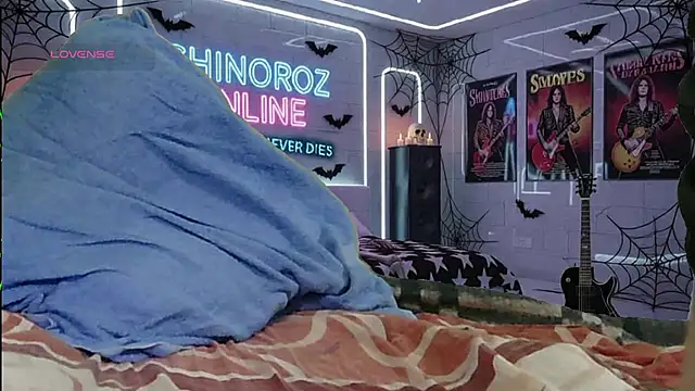 Snapshot of chino_roz chatting on October 26, 2025, 7:42 pm chino roz online show from October 26, 2025, 7:42 pm