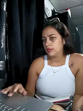 Latina sexy1 online show from February 4, 2026, 1:00 am