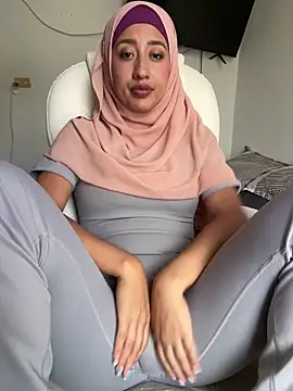 Snapshot of adila_anich chatting on September 11, 2025, 8:31 pm adila anich online show from September 11, 2025, 8:31 pm