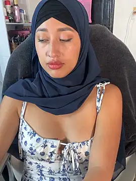 Snapshot of adila_anich chatting on September 25, 2025, 12:03 am adila anich online show from September 25, 2025, 12:03 am