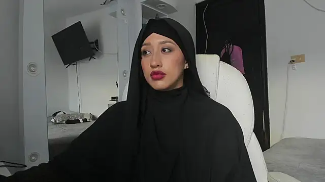 Snapshot of adila_anich chatting on October 3, 2025, 10:07 pm adila anich online show from October 3, 2025, 10:07 pm