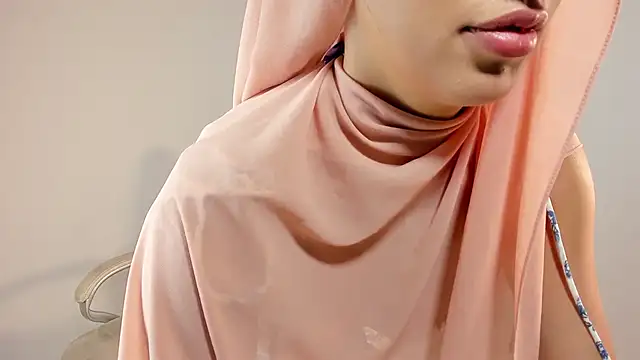 Snapshot of adila_anich chatting on October 24, 2025, 7:21 pm adila anich online show from October 24, 2025, 7:21 pm