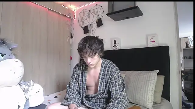 Santiago kiler online show from April 16, 2026, 1:12 pm