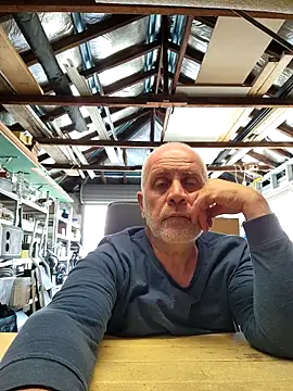 guywifi online show from September 20, 2025, 3:18 am