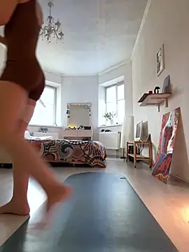 LeyaJohnson online show from March 6, 2026, 1:18 pm