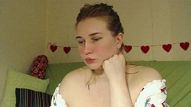 Snapshot of mmmPinUpGirl chatting on February 28, 2026, 5:47 pm mmmPinUpGirl online show from February 28, 2026, 5:47 pm