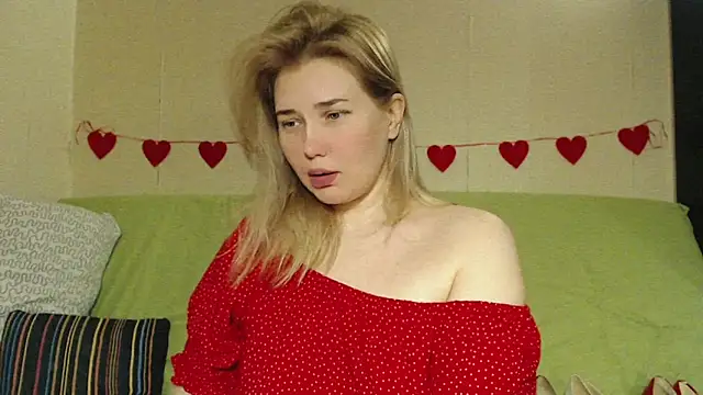 Snapshot of mmmPinUpGirl chatting on April 28, 2026, 11:10 pm mmmPinUpGirl online show from April 28, 2026, 11:10 pm