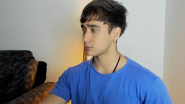 AlexRivera6 online show from November 14, 2025, 1:21 pm