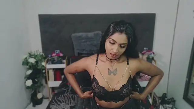 Delilah Blazee online show from June 18, 2026, 7:40 pm