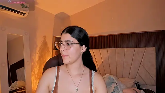  Niah  online show from February 17, 2026, 8:48 pm