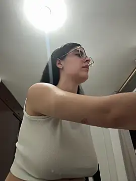  Niah  online show from March 16, 2026, 1:33 am