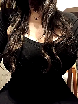 eva750 online show from December 16, 2025, 4:23 pm