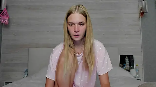 Snapshot of molly_hunt_ chatting on September 22, 2025, 3:30 am molly hunt online show from September 22, 2025, 3:30 am