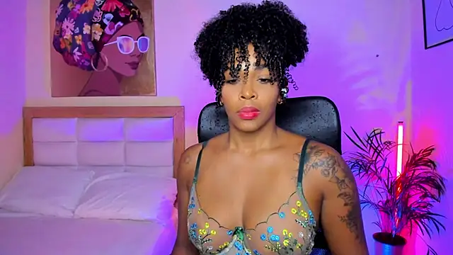 AitanaBrown  online show from April 14, 2026, 9:32 pm