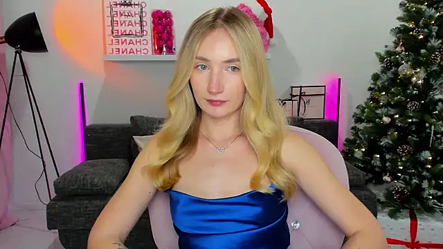 Snapshot of bella__rose chatting on December 23, 2024, 7:30 pm bella rose online show from December 23, 2024, 7:30 pm
