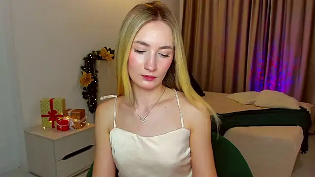 Snapshot of bella__rose chatting on December 26, 2024, 9:55 am bella rose online show from December 26, 2024, 9:55 am