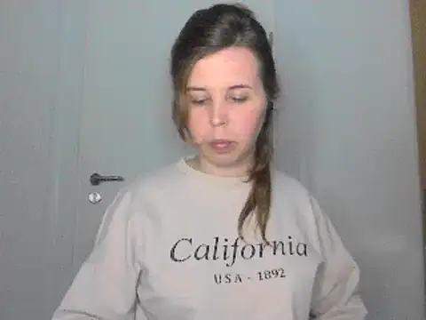 Snapshot of loveis007 chatting on March 7, 2025, 9:48 pm loveis007 online show from March 7, 2025, 9:48 pm