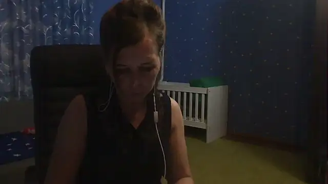 Snapshot of loveis007 chatting on October 30, 2025, 8:42 pm loveis007 online show from October 30, 2025, 8:42 pm