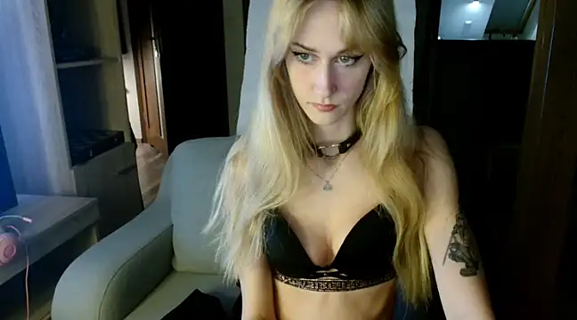 Snapshot of goldhaarigeDame chatting on February 12, 2025, 7:35 pm goldhaarigeDame online show from February 12, 2025, 7:35 pm