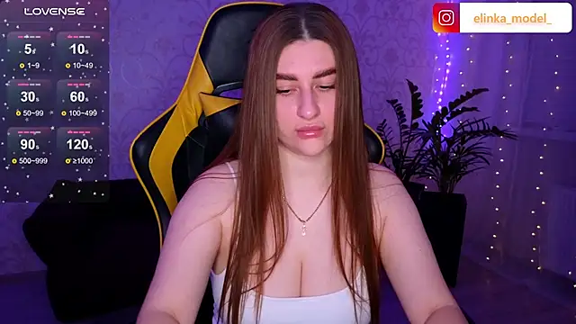 Snapshot of Elishka_ chatting on December 8, 2024, 5:01 pm Elishka online show from December 8, 2024, 5:01 pm