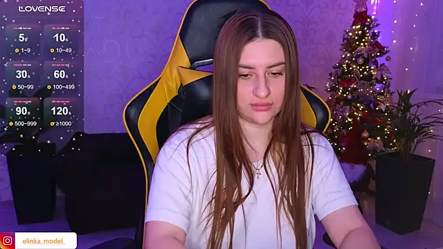 Snapshot of Elishka_ chatting on December 15, 2024, 6:37 pm Elishka online show from December 15, 2024, 6:37 pm