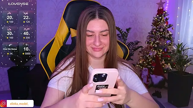 Snapshot of Elishka_ chatting on December 23, 2024, 6:44 am Elishka online show from December 23, 2024, 6:44 am