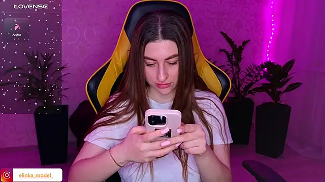 Snapshot of Elishka_ chatting on January 19, 2025, 5:15 am Elishka online show from January 19, 2025, 5:15 am