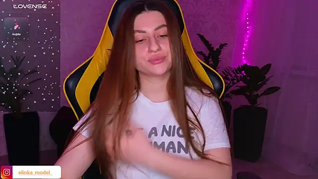 Snapshot of Elishka_ chatting on January 24, 2025, 4:59 am Elishka online show from January 24, 2025, 4:59 am