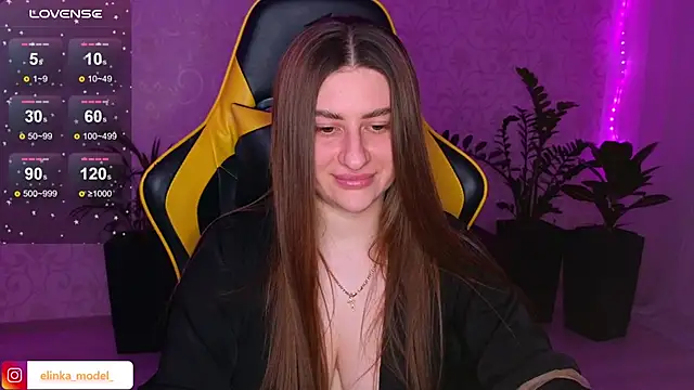 Snapshot of Elishka_ chatting on February 9, 2025, 6:05 pm Elishka online show from February 9, 2025, 6:05 pm