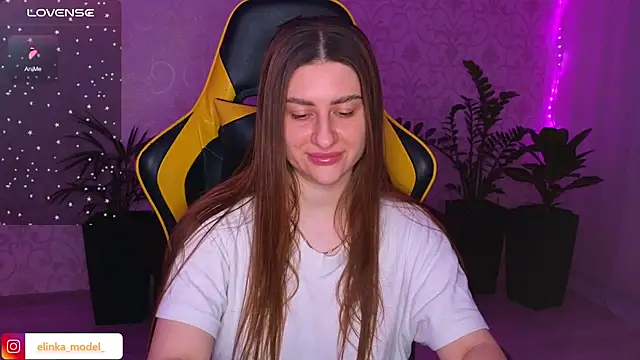 Snapshot of Elishka_ chatting on February 10, 2025, 5:52 pm Elishka online show from February 10, 2025, 5:52 pm