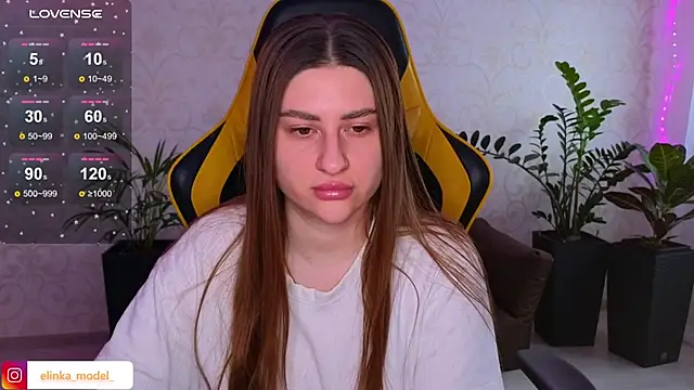 Snapshot of Elishka_ chatting on February 11, 2025, 6:51 am Elishka online show from February 11, 2025, 6:51 am