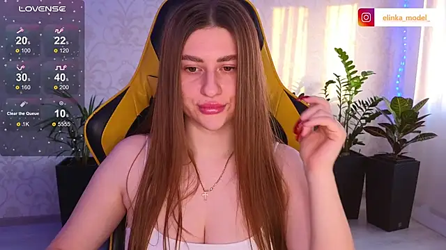 Snapshot of Elishka_ chatting on February 13, 2025, 5:48 am Elishka online show from February 13, 2025, 5:48 am