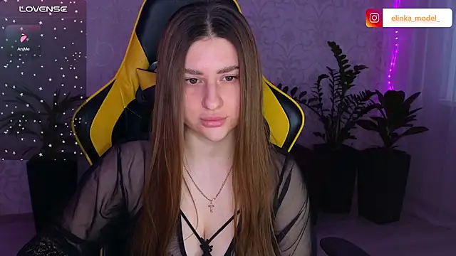 Snapshot of Elishka_ chatting on February 15, 2025, 6:12 am Elishka online show from February 15, 2025, 6:12 am