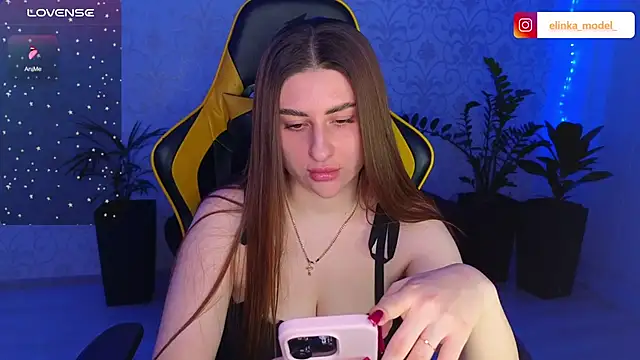 Snapshot of Elishka_ chatting on February 19, 2025, 4:33 pm Elishka online show from February 19, 2025, 4:33 pm