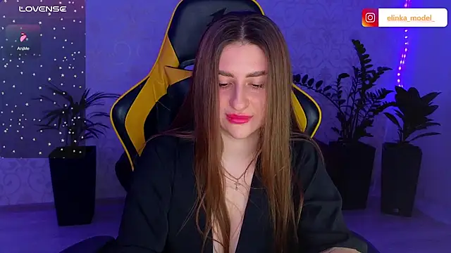 Snapshot of Elishka_ chatting on March 2, 2025, 8:18 pm Elishka online show from March 2, 2025, 8:18 pm